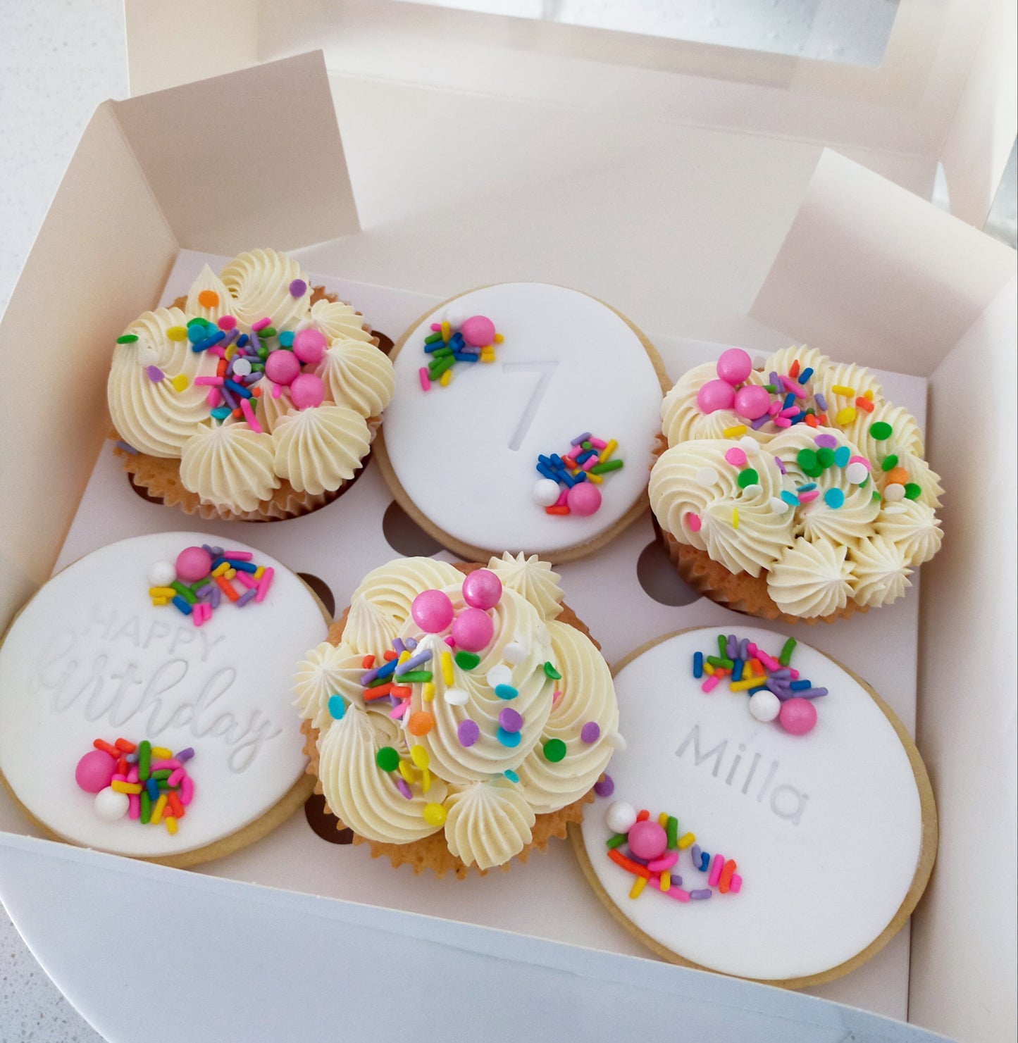 Cupcake/cookie gift pack
