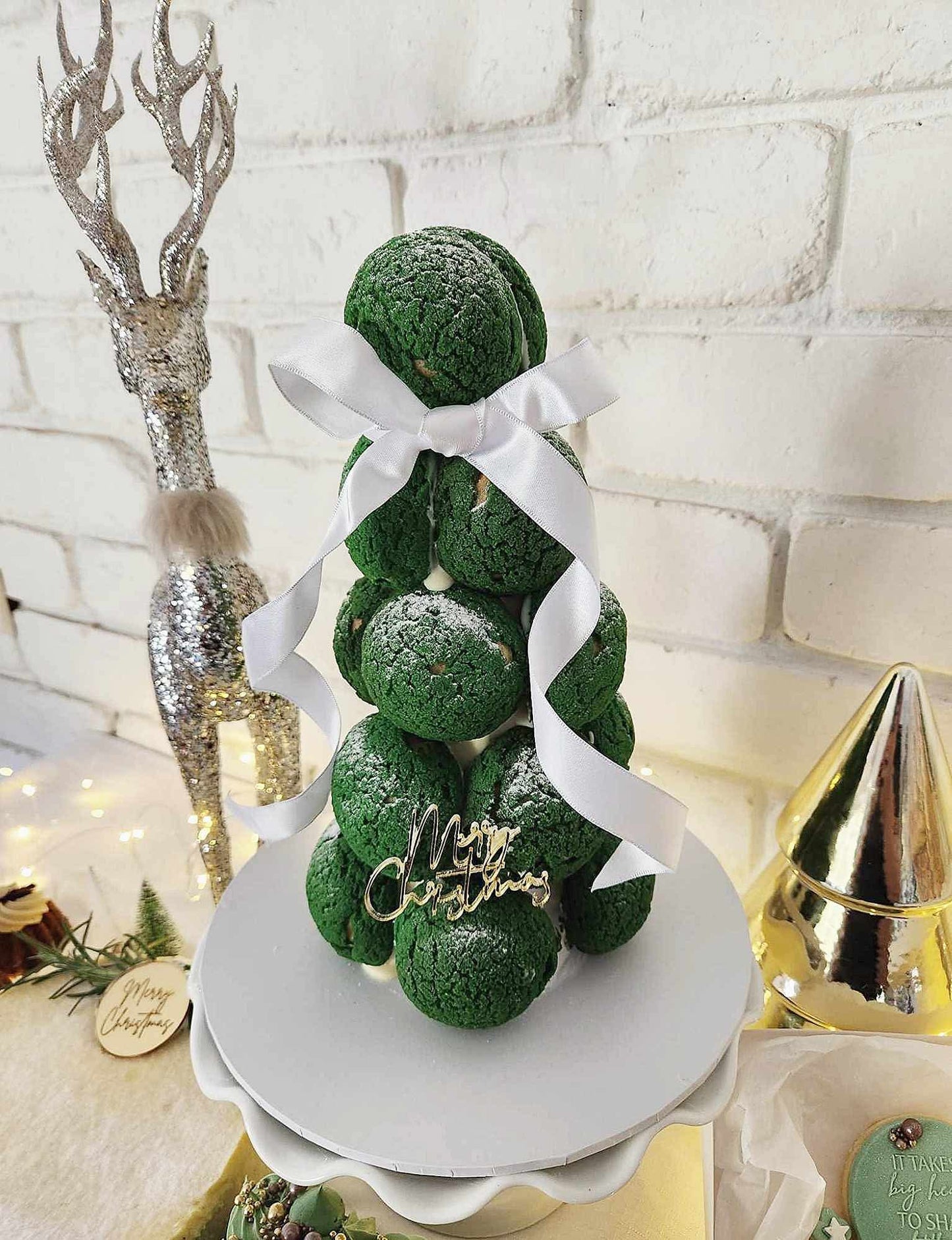 Christmas Croquembouche