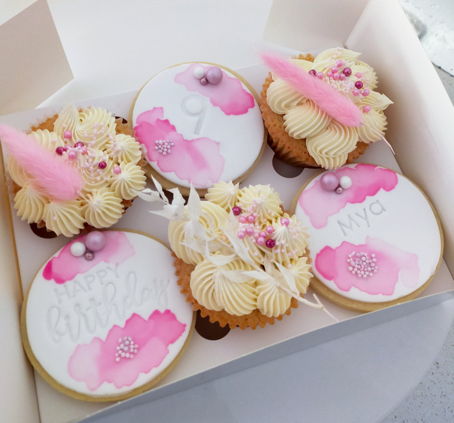 Cupcake/cookie gift pack